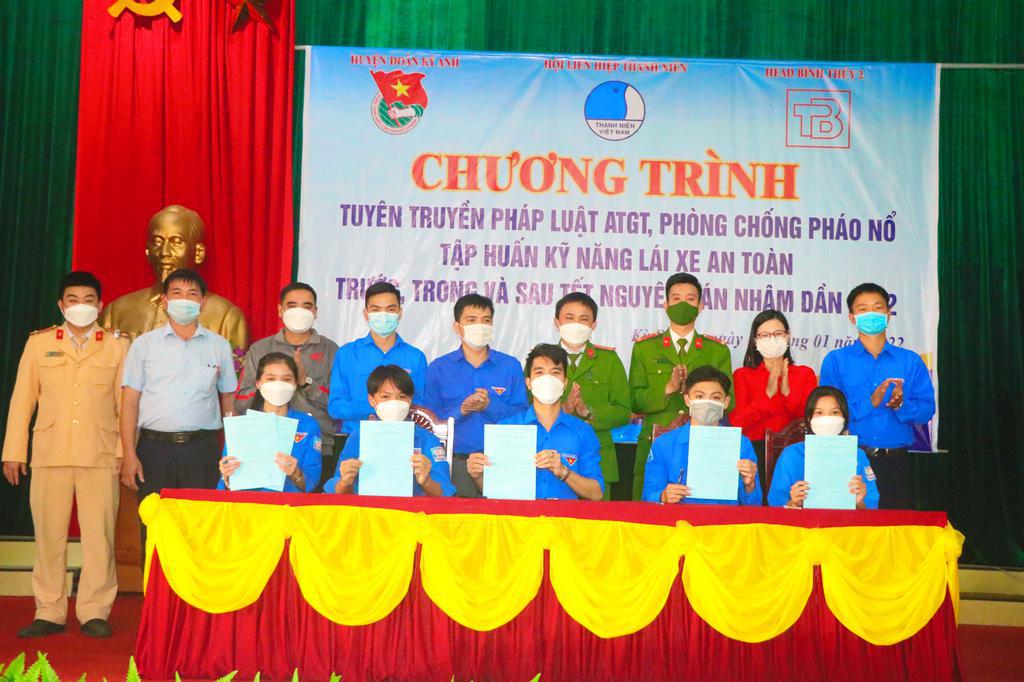 Tăng cường công tác tuyên truyền các quy định về quản lý vũ khí, vật liệu nổ, công cụ hỗ trợ, pháo và an toàn giao thông