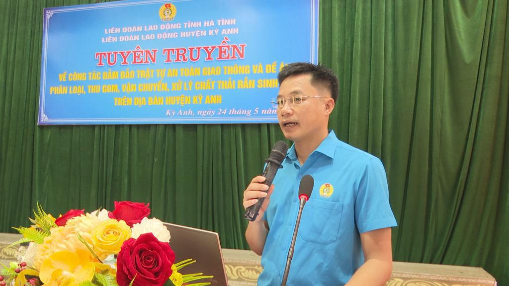 Tập huấn về đảm bảo trật tự an toàn giao thông; tuyên truyền đề án thu gom, phân loại vận chuyển chất thải rắn