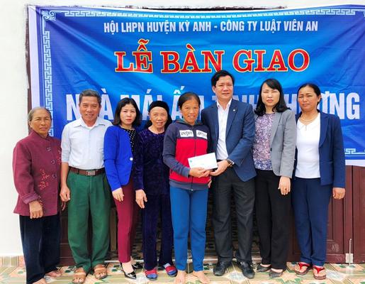 Các cấp Hội LHPN huyện Kỳ Anh tổ chức thăm hỏi, tặng quà cho gia đình hội viên khó khăn nhân dịp Tết Nguyên đán Kỷ Hợi