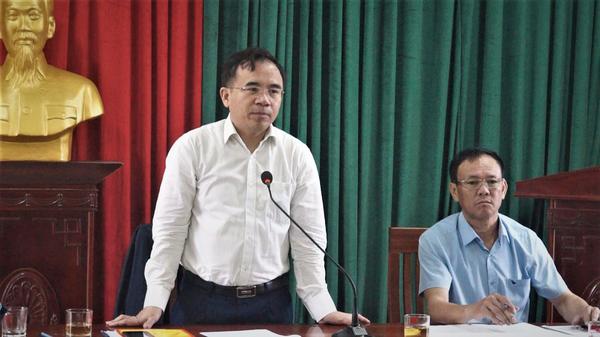 Đồng chí Bùi Quang Hoàn, Chủ tịch UBND huyện Kỳ Anh kiểm tra và làm việc với xã Kỳ Bắc về tiến độ xây dựng Nông thôn mới.