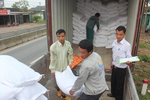 Phòng Giáo dục - Đào tạo huyện  Kỳ Anh: Cấp 60 tấn gạo hỗ trợ học sinh thuộc vùng khó khăn.