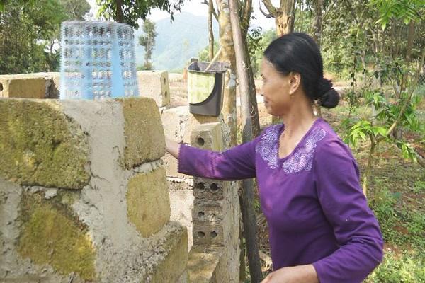 Xã Kỳ Thượng: Nhân rộng  mô hình xây dựng mô hình lò đốt rác tại gia.
