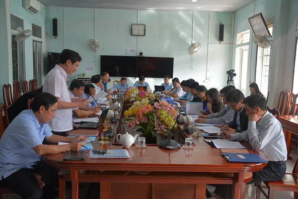 Đoàn Kiểm tra Ban Chỉ đạo thực hiện quy chế dân chủ của Tỉnh: Kiểm tra kết quả triển khai việc xây dựng và tổ chức thực hiện quy chế dân chủ cơ sở  tại huyện Kỳ Anh.