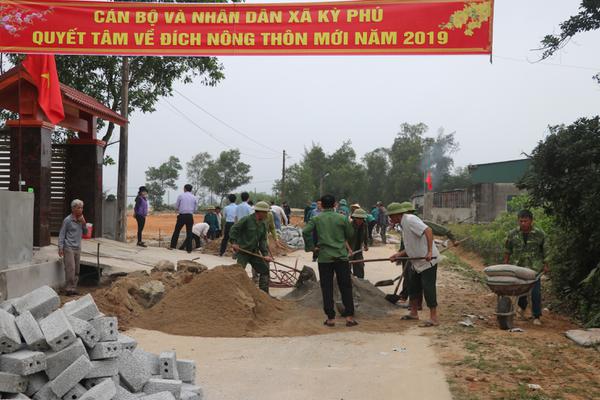 Xã Kỳ Phú: Ra quân xây dựng NTM đầu xuân Kỷ Hợi.