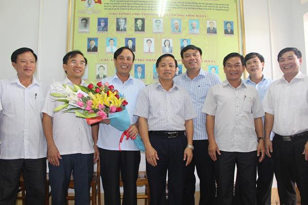 Các đồng chí lãnh đạo huyện Kỳ Anh: Chúc mừng Ban Tuyên giáo Huyện ủy nhân ngày truyền thống.