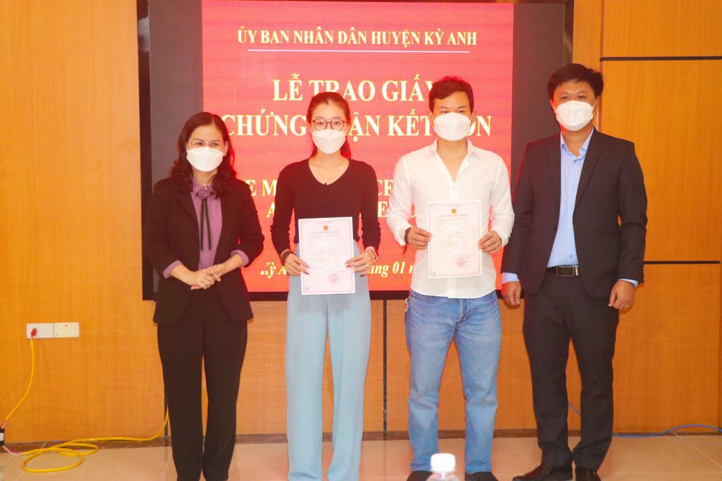 Lễ đăng ký và trao Giấy chứng nhận kết hôn giữa công dân Việt Nam với người nước ngoài