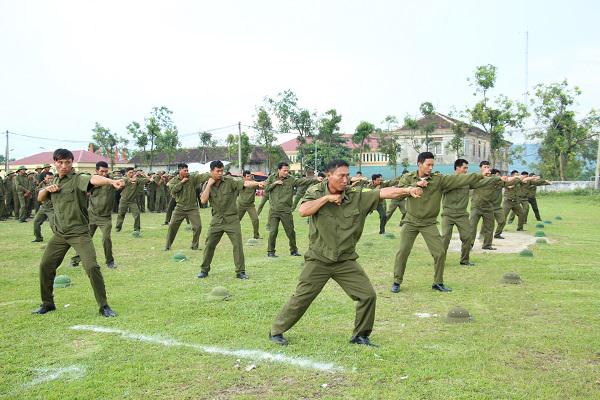 Công an huyện Kỳ Anh: Bế mạc tập huấn nghiệp vụ, điều lệnh, huấn luyện quân sự, võ thuật CAND cho lực lượng Công an xã, Đội xung kích năm 2018.