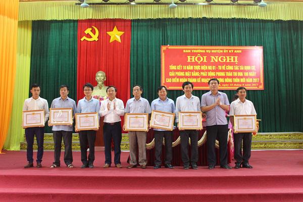 Huyện ủy Kỳ Anh:  Tổng kết 10 năm thực hiện Nghị quyết 01 – NQ/TU của Ban Thường vụ Tỉnh ủy về “ Tăng cường lãnh đạo công tác tái định cư, giải phóng mặt bằng đến năm 2010 và những năm tiếp theo” và phát động phong trào thi đua 100 ngày cao điểm xây dựng Nông thôn mới.