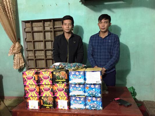 Công an huyện Kỳ Anh Bắt 2 đối tượng mua bán, vận chuyển 22 kg pháo trái phép