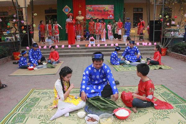 [Photo] Liên đội Trường Tiểu học Kỳ Phú:  Gói “ Bánh chưng xanh chia sẽ Xuân Hồng”.