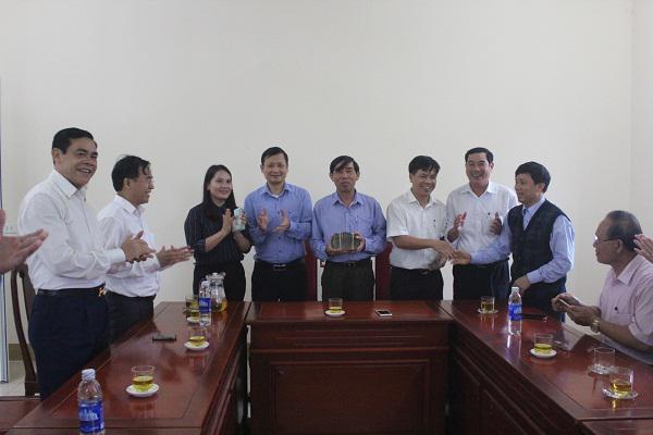 Bộ Chỉ huy Bộ đội Biên phòng Hà Tĩnh: Trao tặng 700 triệu đồng cho xã Kỳ Phú xây dựng Nông thôn mới