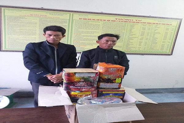 Công An huyện Kỳ Anh bắt đối tượng mua bán tàng trữ gần 16 kg pháo trái phép.