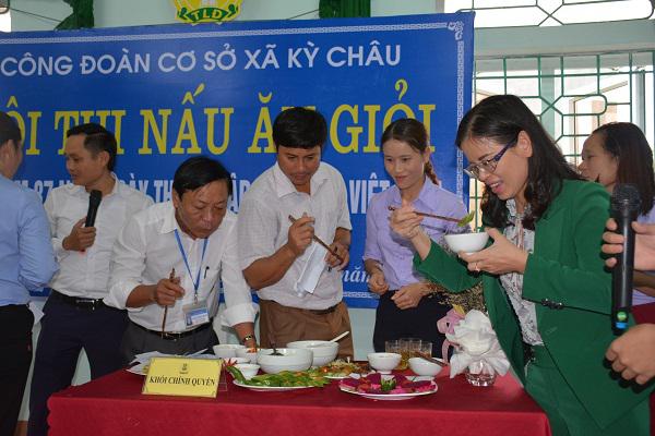 Công đoàn cơ sở xã Kỳ Châu: Tổ chức hội thi nấu ăn chào mừng ngày Phụ nữ Việt Nam.