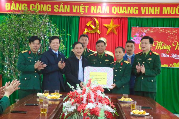 Lãnh đạo huyện thăm, chúc tết tại một số cơ quan, đơn vị nhân dịp tết Nguyên đán 2021