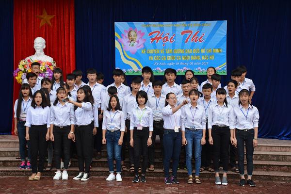 Đoàn Trường Trung học Phổ thông Nguyễn Thị Bích Châu: Tổ chức hội thi “ Kể chuyện về tấm gương đạo đức Hồ Chí Minh” và các ca khúc tập thể ca ngợi Đảng, Bác Hồ.