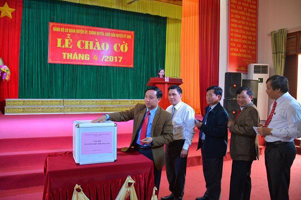 Đảng bộ Cơ quan Huyện ủy –Chính Quyền - Khối dân huyện Kỳ Anh: Tổ chức lễ chào cờ tháng 4 và phát động quyên góp quỹ tôn tạo di tích lịch sử Đền Phương Giai.
