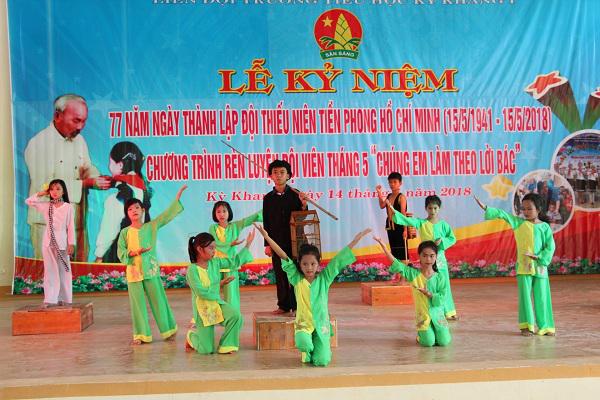 [Photo] Hội Đồng đội huyện Kỳ Anh: Mít tinh kỷ niệm 77 năm ngày thành lập Đội TNTP Hồ Chí Minh.