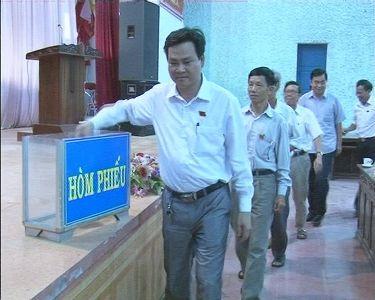 HĐND Thị trấn tổ chức Kỳ họp bất thường khóa VI nhiệm kỳ (2011 - 2016)